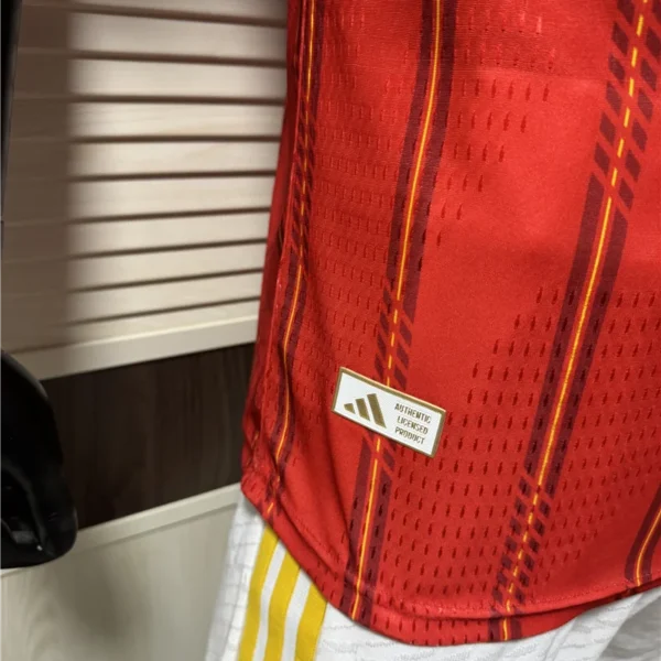 Camiseta de local de España 2026 versión jugador con una estrella